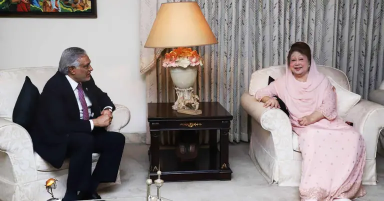 পাকিস্তানের উপপ্রধানমন্ত্রী ও খালেদা জিয়া